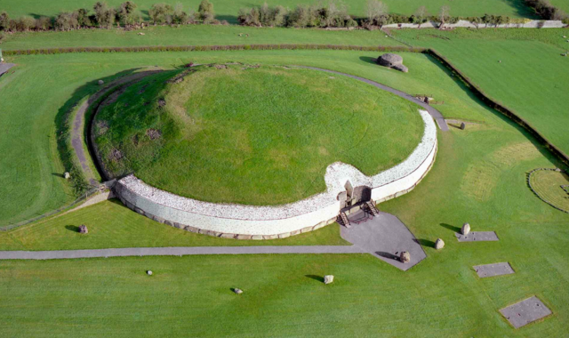 Brú na Bóinne & Newgrange Tour | Ireland’s 5,000-Year-Old UNESCO World Heritage Site